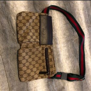 💯 % authentic Gucci fannypack great condition
